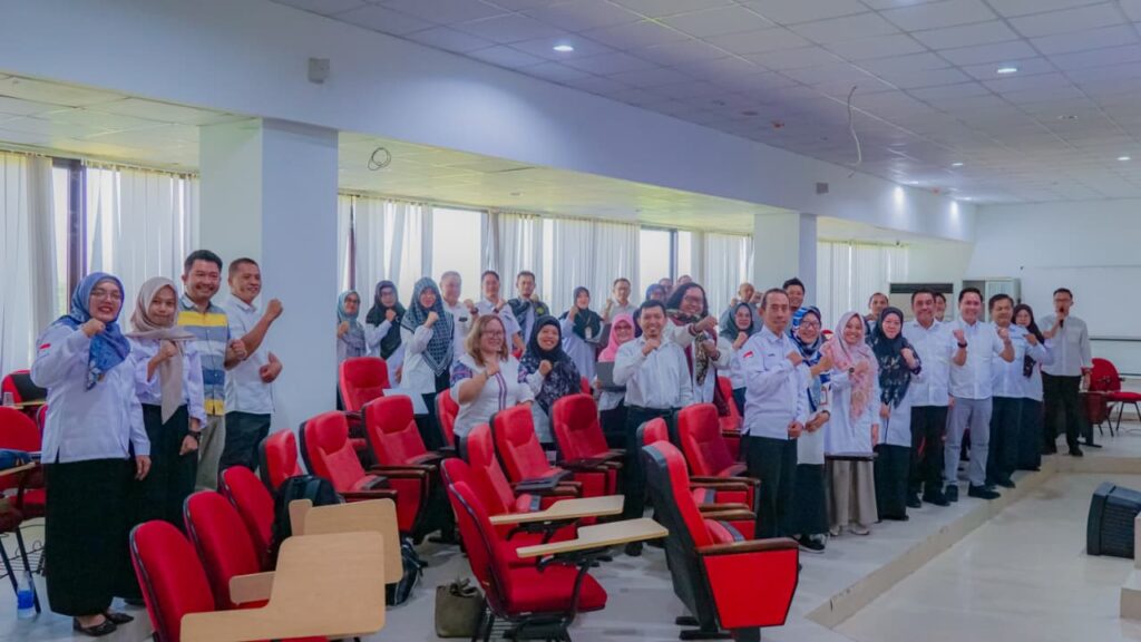 Sesi foto bersama dengan Peserta Pelatihan